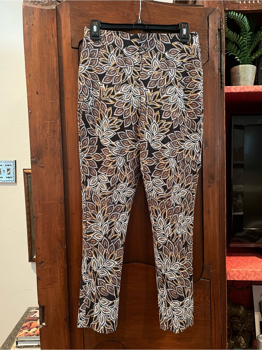Truth Floral Leaf Skinny Pants in Brown, Cream, and Gold great Fall colors